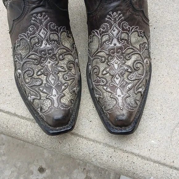 Corral Studded Leather Western Boot Sz 9.5 GUC